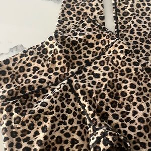 Colorfulkoala High Waisted Leggings - Large